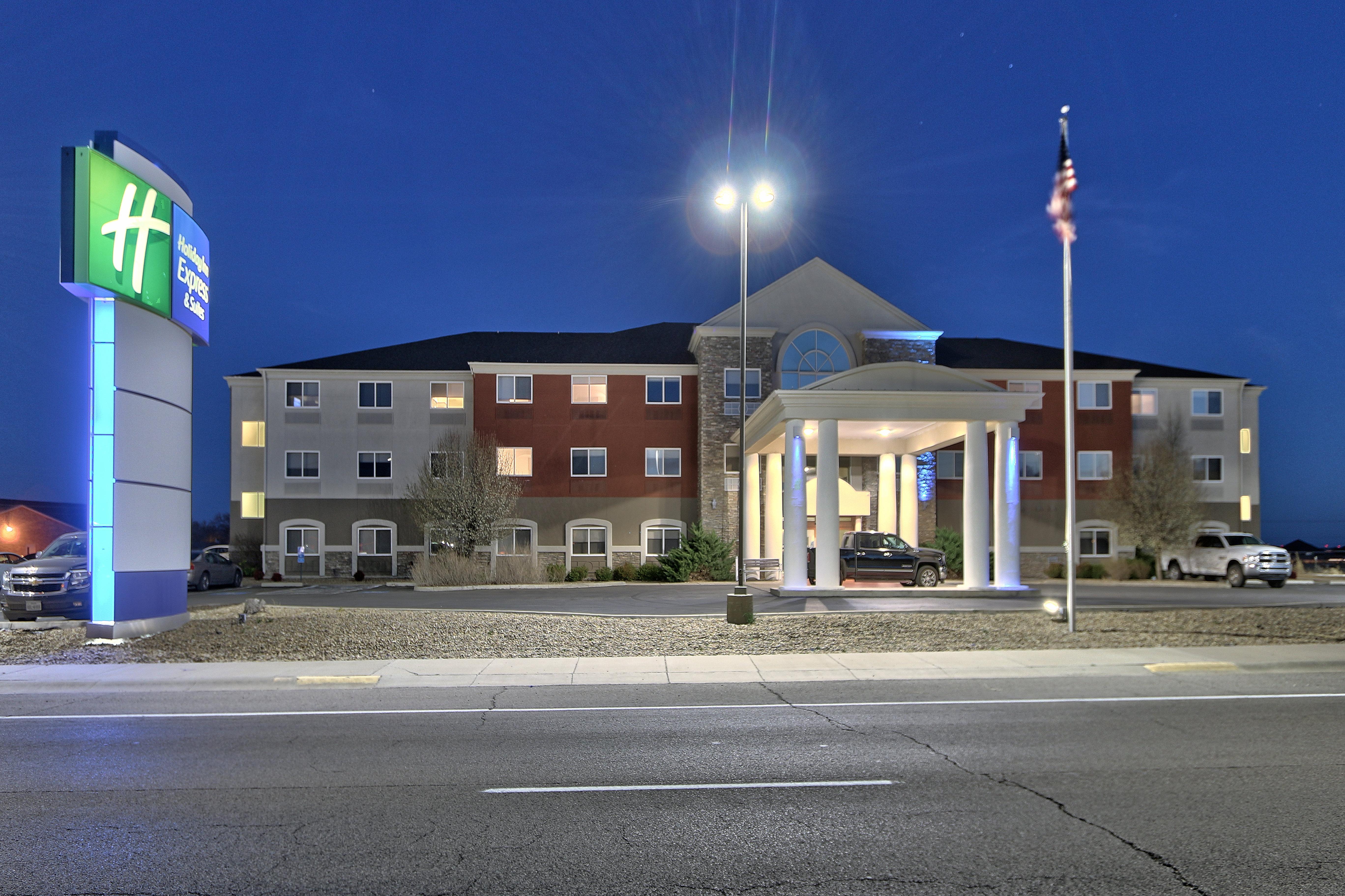 Holiday Inn Express & Suites Portales By Ihg Bagian luar foto