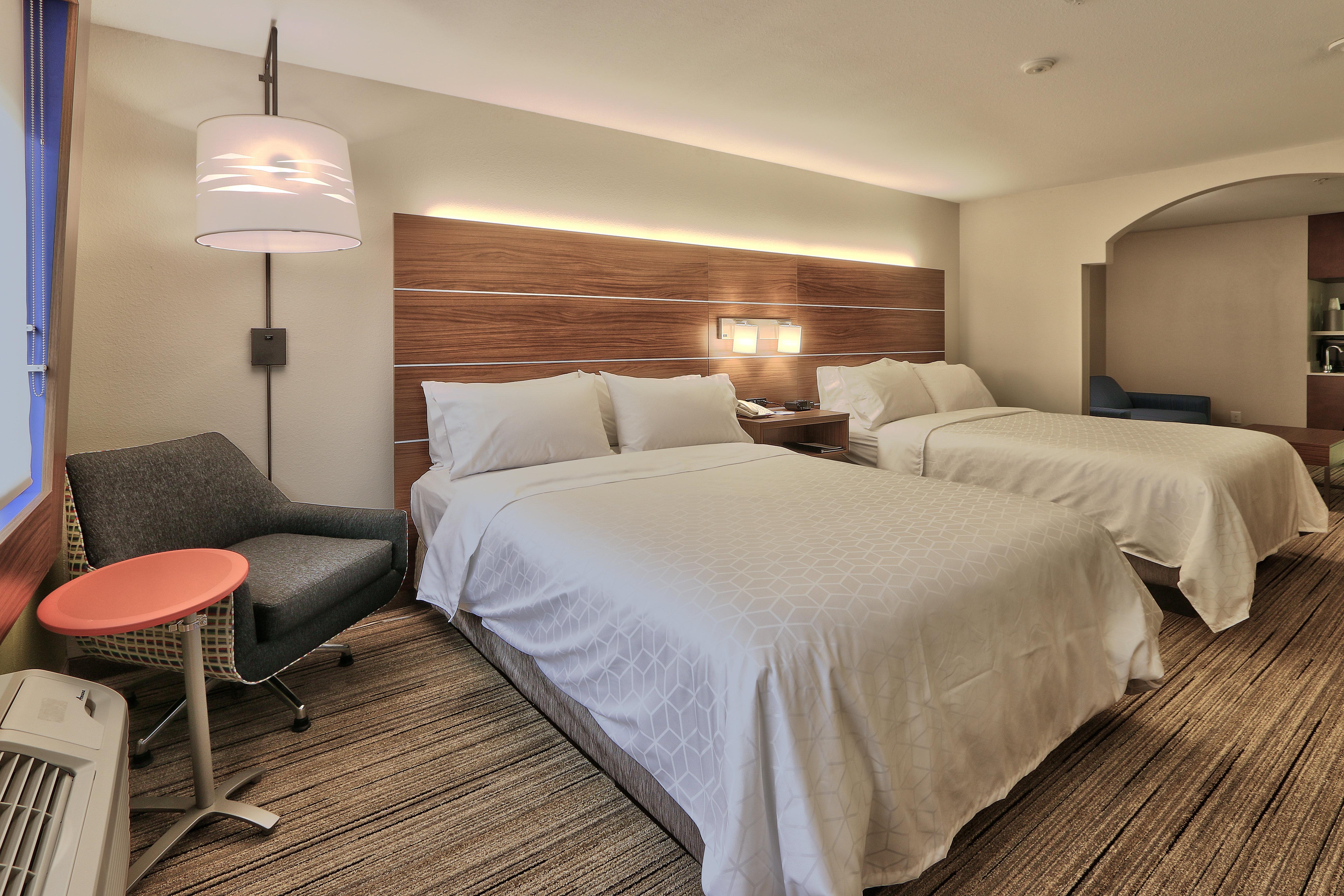 Holiday Inn Express & Suites Portales By Ihg Bagian luar foto