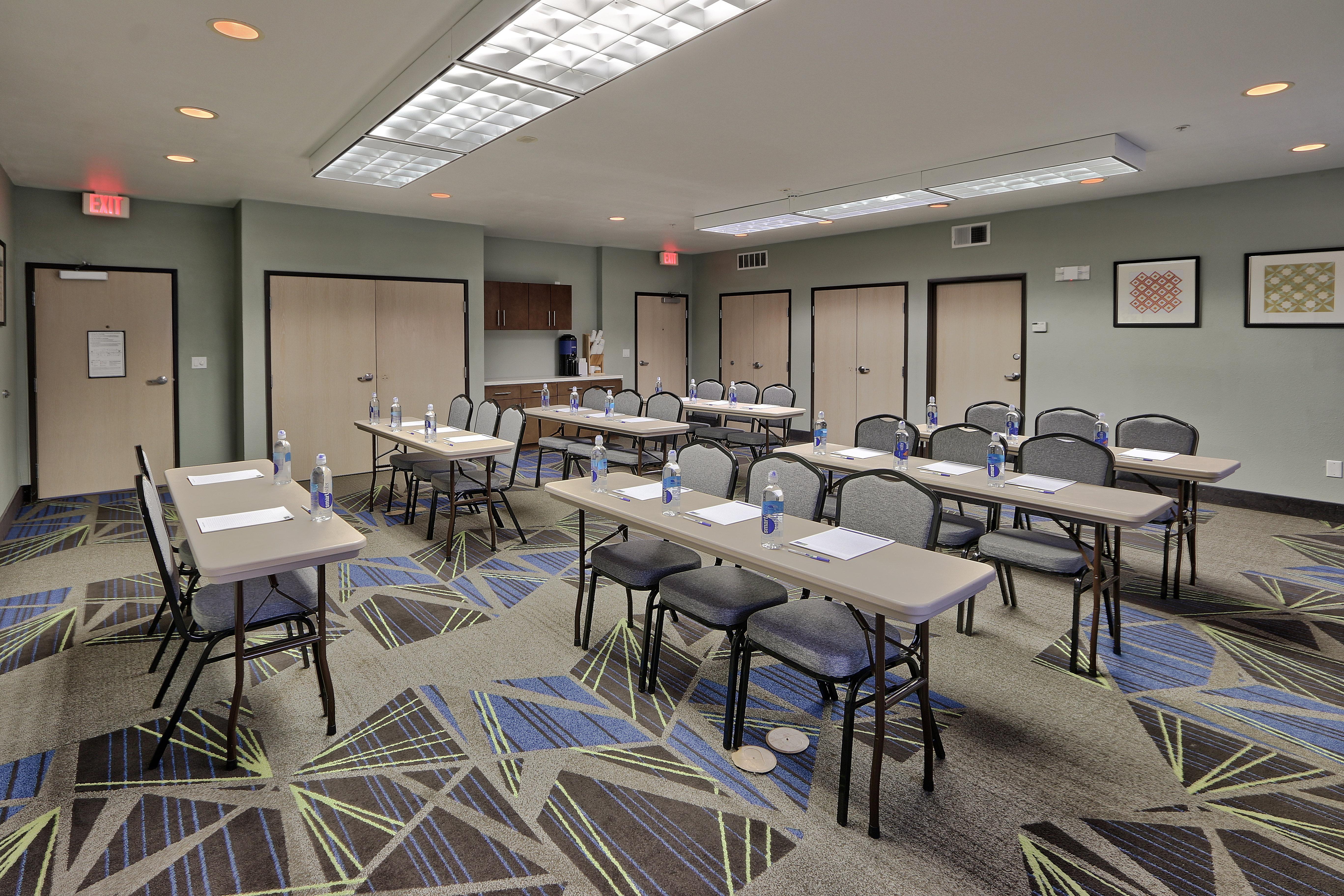 Holiday Inn Express & Suites Portales By Ihg Bagian luar foto