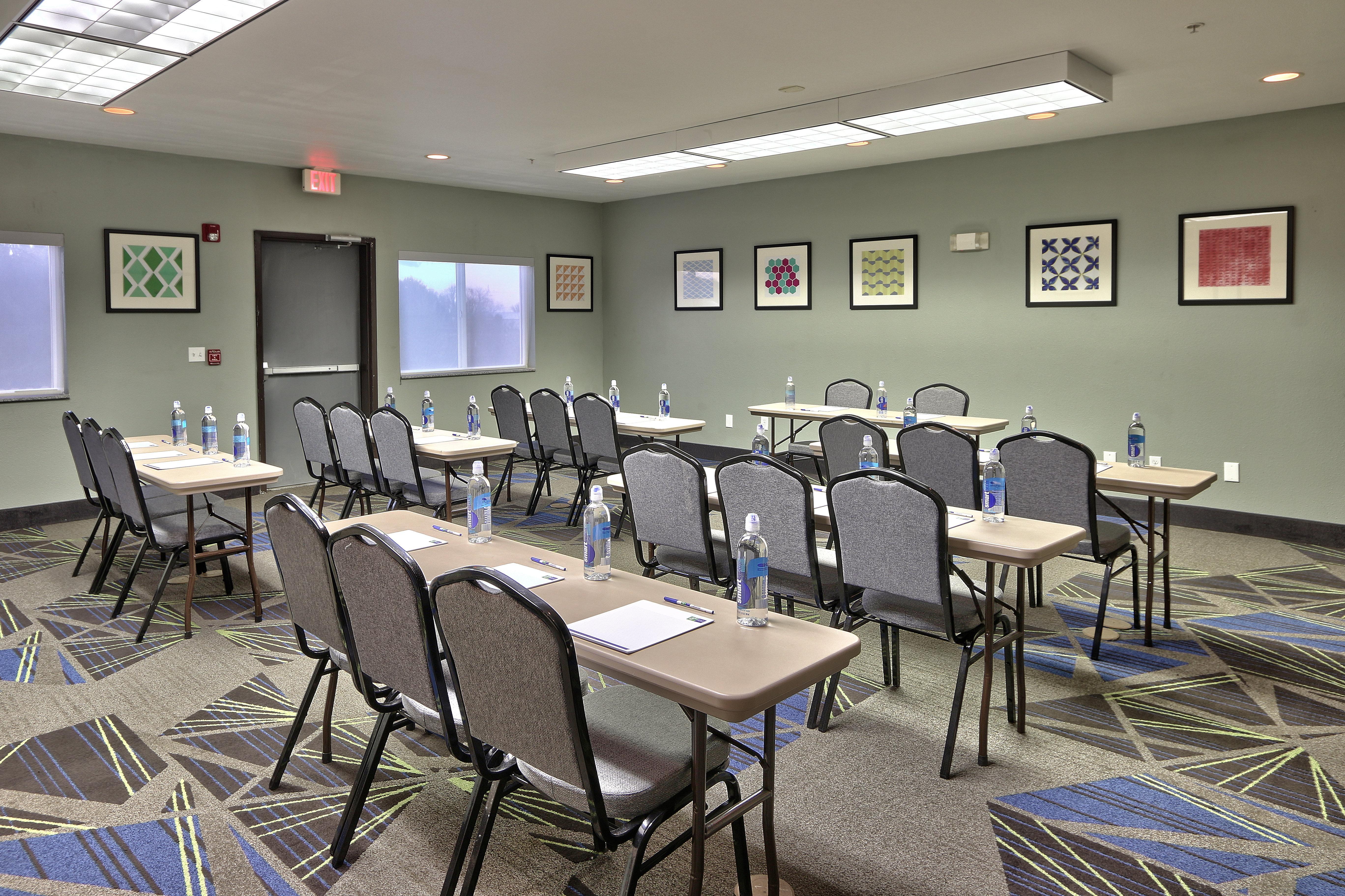 Holiday Inn Express & Suites Portales By Ihg Bagian luar foto