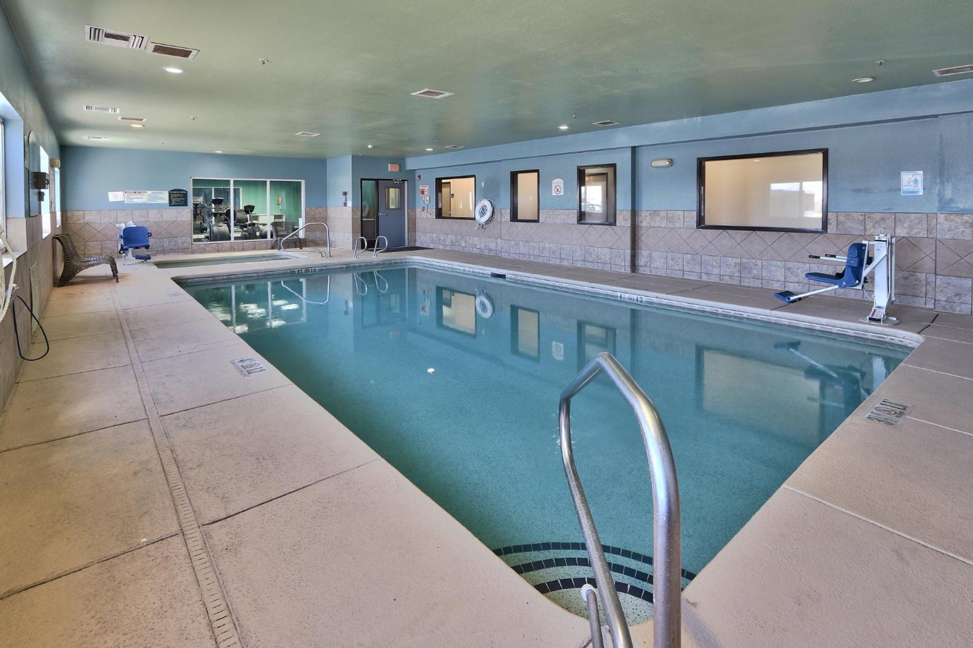 Holiday Inn Express & Suites Portales By Ihg Bagian luar foto
