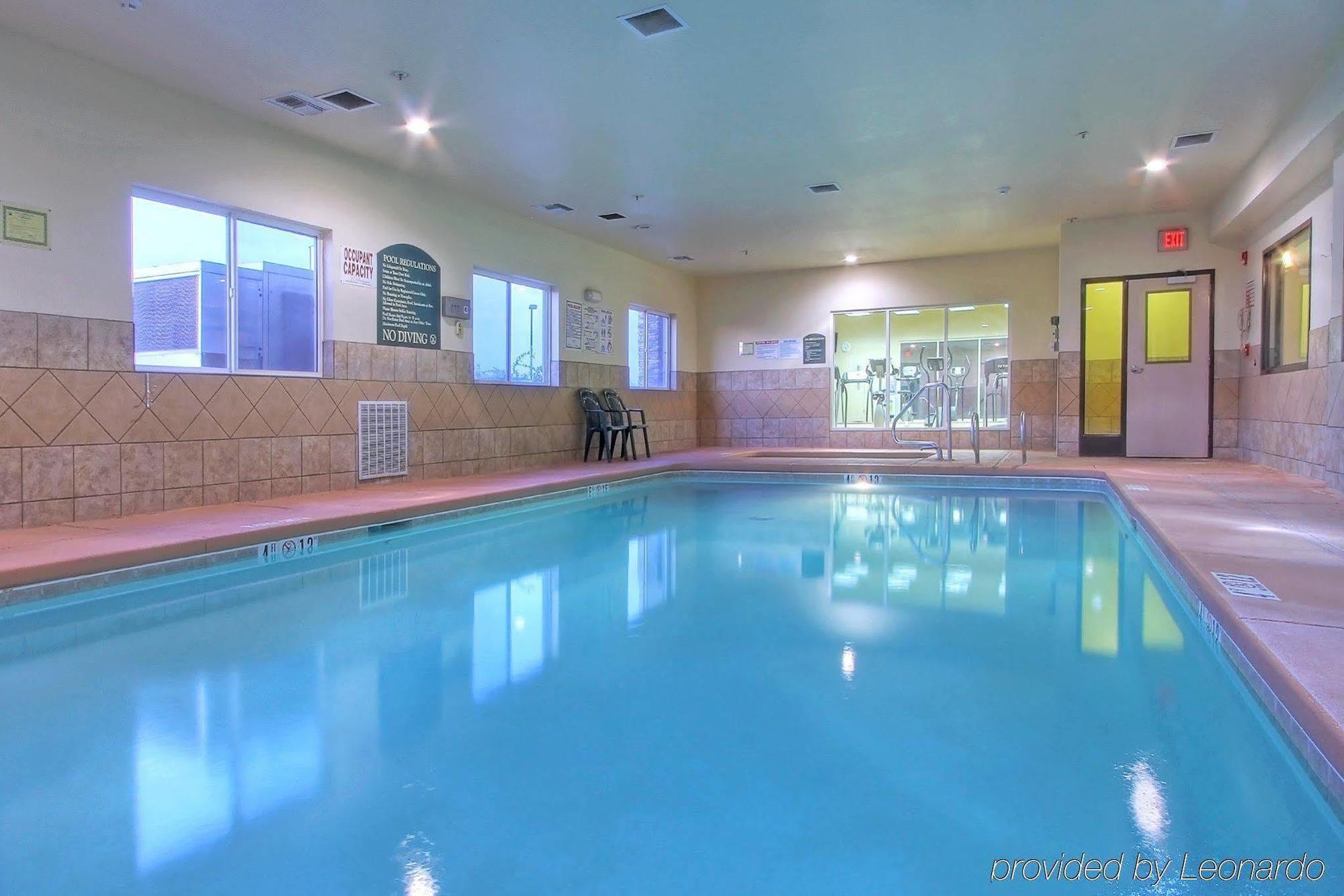 Holiday Inn Express & Suites Portales By Ihg Bagian luar foto