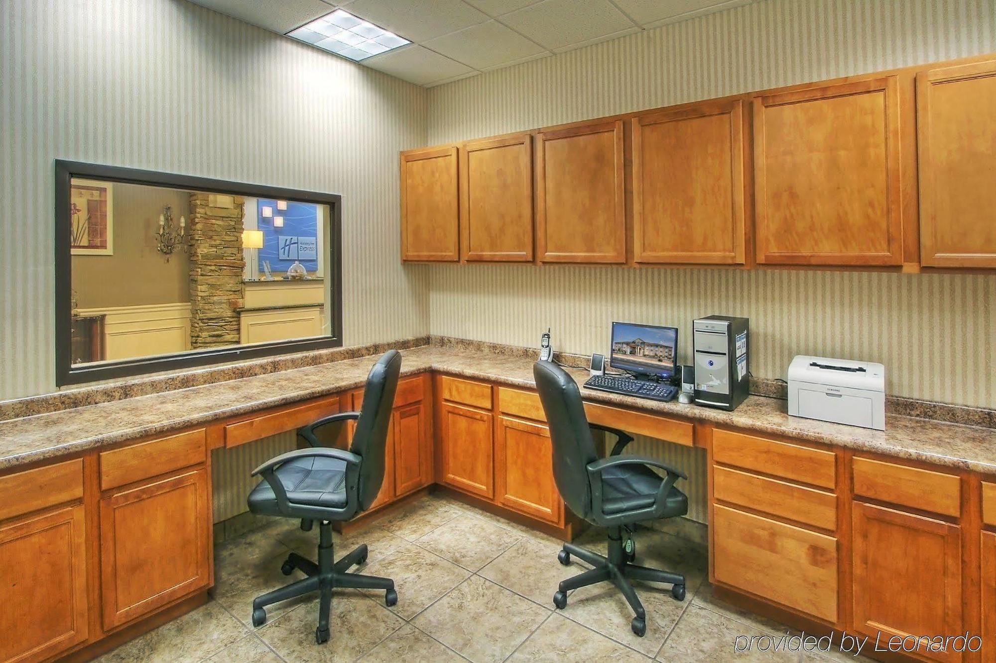 Holiday Inn Express & Suites Portales By Ihg Bagian luar foto